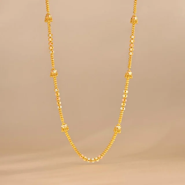 Examples of curb and rope-style gold chains for men