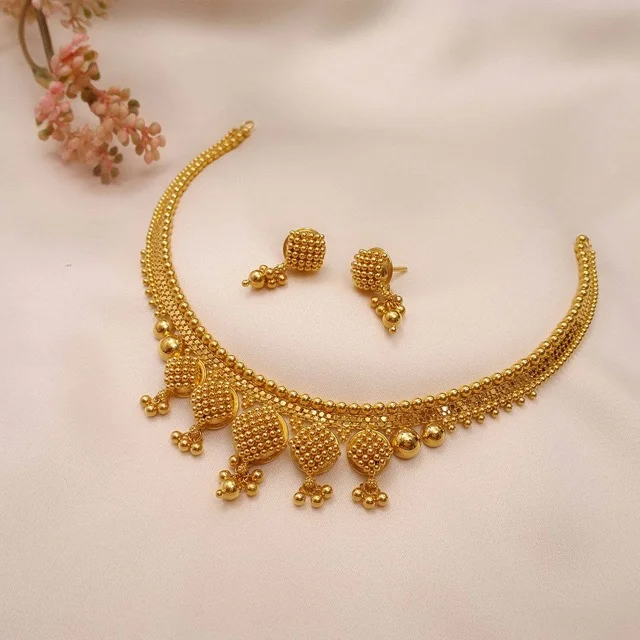 Gold mangalsutra designs at Bharat Jewellers